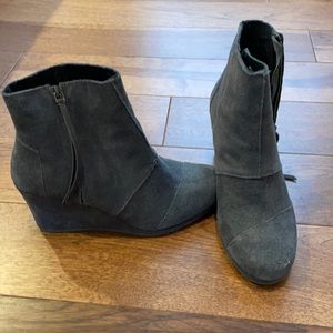 Toms wedge booties
